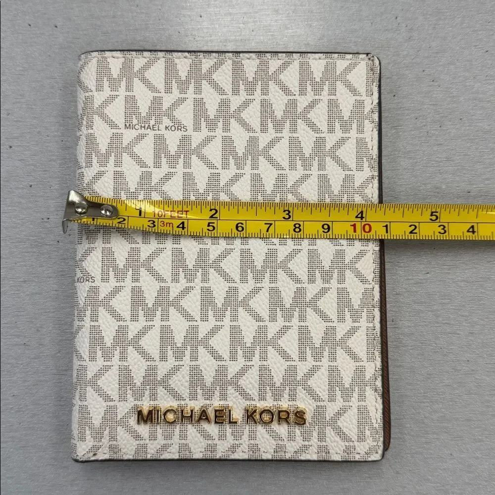 Michael Kors Travel Case Wallet